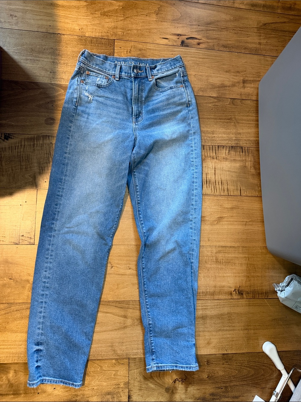 American Eagle Outfitters High-Rise Straight Jeans in Medium Blue Wash